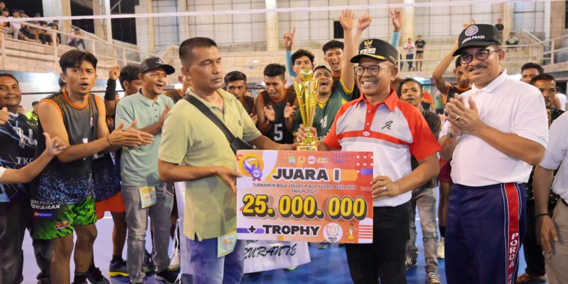 Pj. Bupati Tutup Turnamen Voli Piala Bupati Aceh Jaya 2024