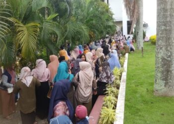 Ratusan Warga Serbu Kantor Gubernur Aceh Tuntut Bantuan Modal, Ternyata Tertipu Informasi Keliru