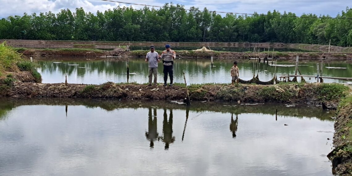 Patroli Sat Pol Airud Polres Lhokseumawe di Tambak Ikan, Jaga Keamanan dan Ketertiban Warga
