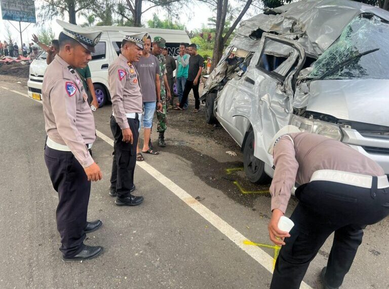 Kecelakaan Maut di Jalan Banda Aceh-Medan, 5 Tewas
