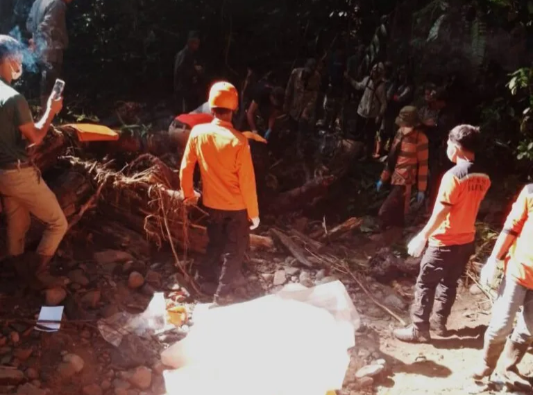 Hari Kedua Proses Pencarian Korban Hanyut Tim Pencarian Gabungan Bersama Warga Berhasil Temukan Jasad