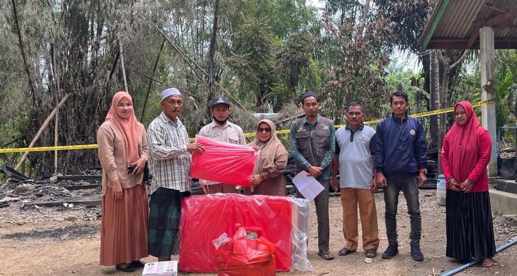 Pj Bupati Aceh Timur, Amrullah M Ridha Salurkan Bantuan