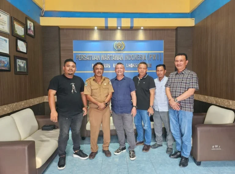 Kunjungi PWI Lhokseumawe, Bupati Ayahwa Apresiasi Peran Media di Bulan Ramadan