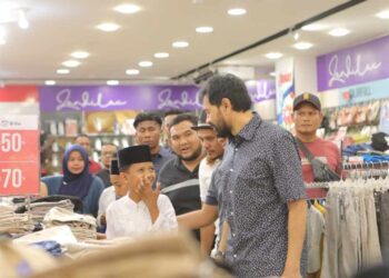 Gubernur Aceh Ajak 120 Anak Yatim Belanja Kebutuhan Lebaran di Suzuya Mall Lhokseumawe