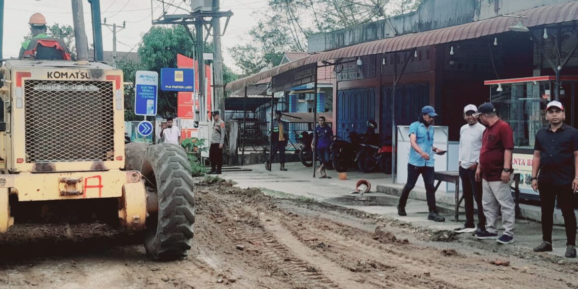 Respon Cepat Keluhan Masyarakat, Bupati Aceh Utara Ayahwa Perintahkan Bawahan Benahi Jalan Kota Panton Labu