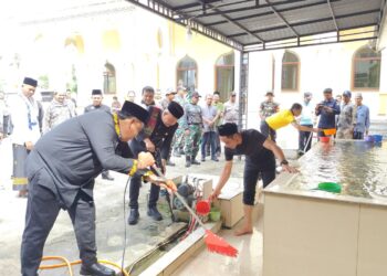 Langkah Bersejarah! Bupati Aceh Jaya Luncurkan Gerakan M2BC untuk Masjid dan Meunasah Bersih