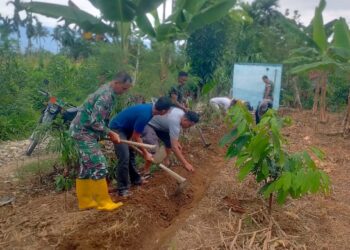 Anggota Satgas TMMD Reg Ke-125 Kodim 0108/Agara Sasaran Fisik Dan Manunggal Air Penggalian Parit