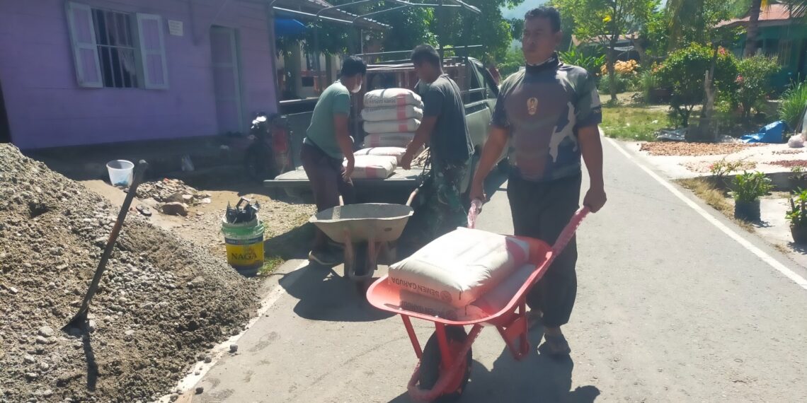 Perehaban Rumah RTLH di Lokasi TMMD Reg Ke 125 Kodim 0108/Agara Terus Bahu Membahu Dalam Pekerjaannya