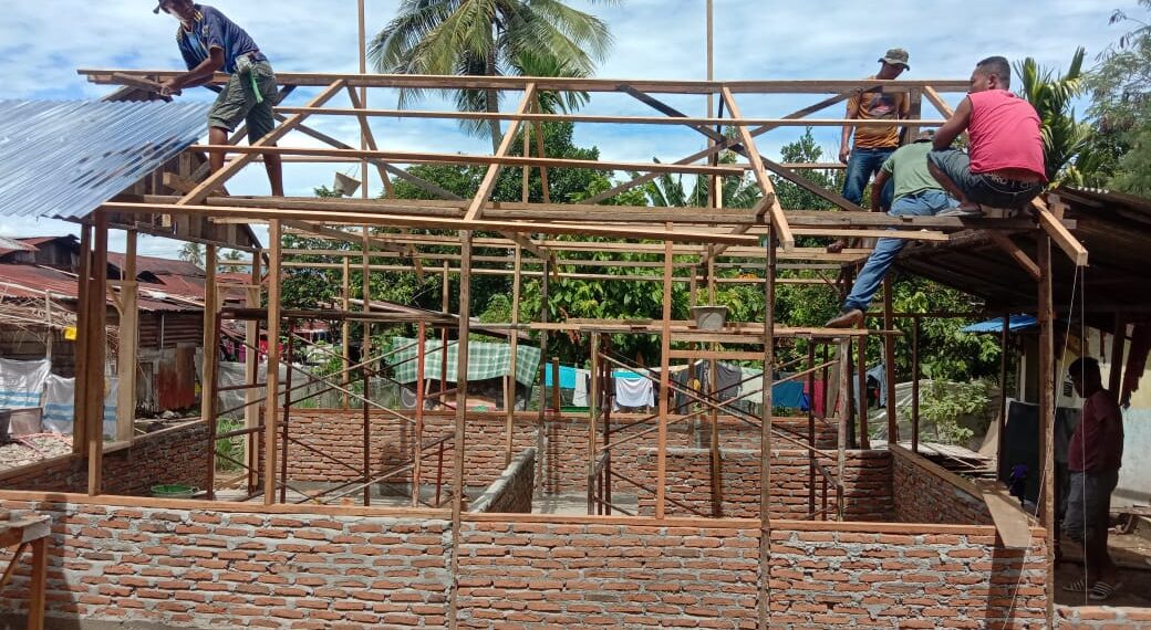 Kerja Cepat Bahu Membahu Bangun Anggota Satgas TMMD Rehap RTLH Telah Mencapai 50 Persen