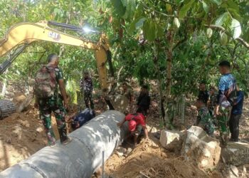 Anggota Satgas TMMD Reguler Ke 125 Kodim 0108/ Agara mulai Pasang Gorong- Gorong