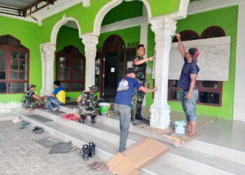 Satgas TMMD Reguler ke-125 Kodim 0108/Agara Bersama Warga Cat Masjid