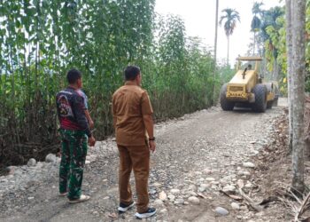 Satgas TMMD Reg ke 125 Kodim 0108/Agara Dampingi Anggota PU ke Tititk Sasaran Fisik Pengerasan Badan Jalan