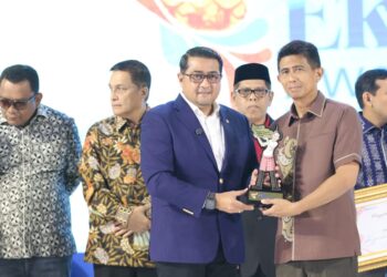 Kapolda Aceh Terima Penghargaan pada Malam Penganugerahan Serambi Ekraf 2025