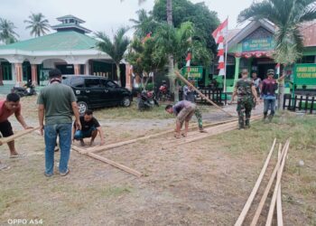 Satgas TMMD Reguler ke 125 Kodim 0108/Agara Mulai Pemasangan Kerangka Atap MCK