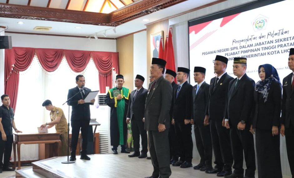 Wali Kota Sayuti Lantik Sekda dan 11 Pejabat Pimpinan Tinggi Pratama Kota Lhokseumawe