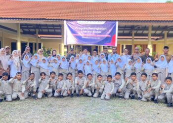 PGE Latih Kemampuan Literasi Siswa Sekolah Dasar di Syamtalira Aron ‎