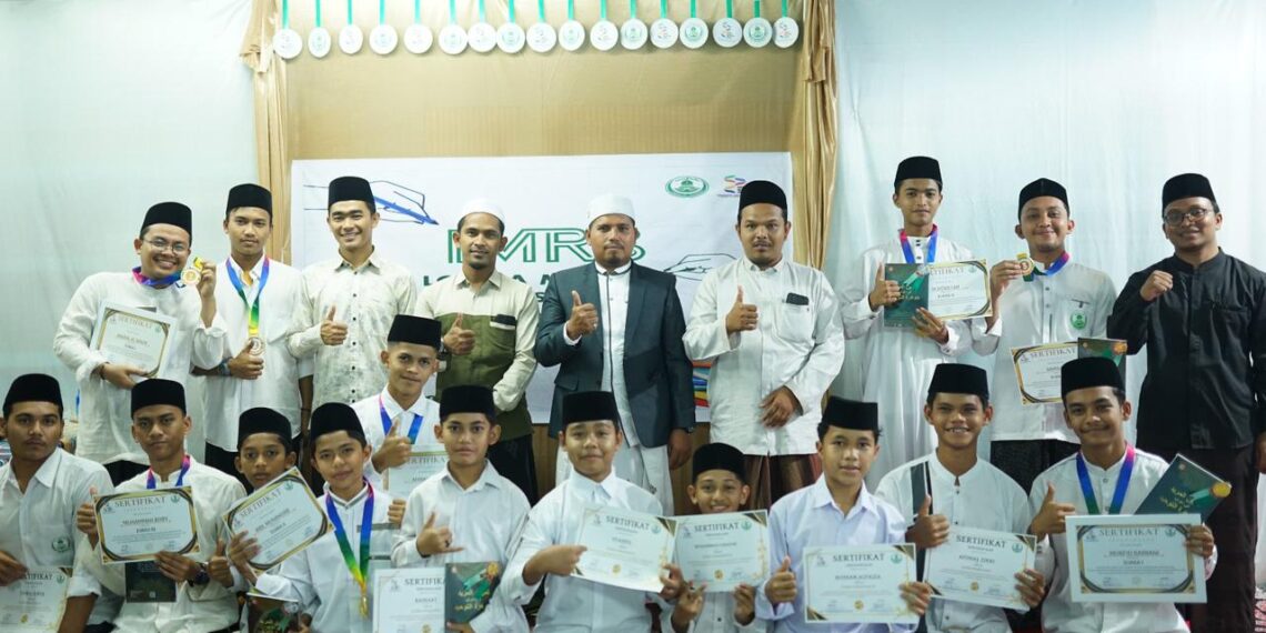 Dayah Jamiah Al-Aziziyah Batee Iliek Gelar Lomba Menulis Resensi Buku
