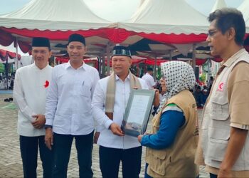Bupati dan Wakil Bupati Aceh Utara Ayahwa-Panyang Serahkan Donasi Rp.162 Juta untuk Anak Gaza, Sumbangan dari Pelajar Aceh Utara
