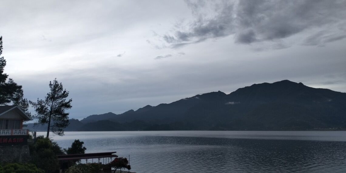 Danau Laut Tawar: Pagi yang Tenang di Jantung Gayo