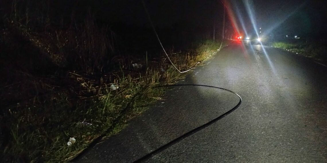 Bahaya di Malam Hari: Kabel Melintang Ancam Nyawa Pengendara di Meurah Mulia