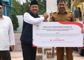 Gubernur Mualem Terima Bantuan Logistik Kemensos Rp9 Miliar untuk Penanganan Banjir dan Longsor