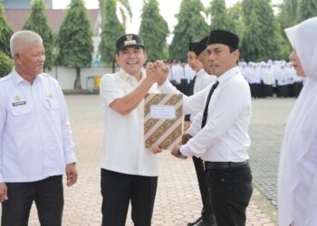 Sebanyak 965 PPPK Tahap II Resmi Diangkat, Wali Kota Lhokseumawe Tegaskan Komitmen Penataan ASN