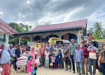 Peduli Sesama, Jamaah Top Ranup Turun Langsung Bantu Korban Banjir dan Longsor Aceh Utara