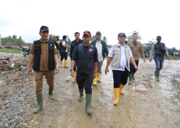Salurkan 347 Ton Beras, Bupati Aceh Utara H. Ismail A Jalil, MM (Ayah Wa) Pengungsi butuh hunian sementara