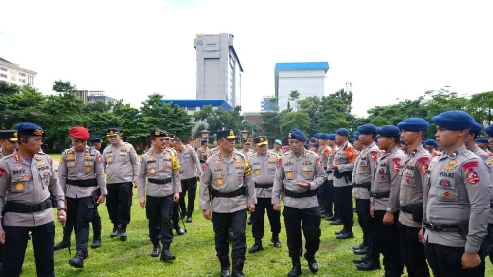 Misi Kemanusiaan Akhir Tahun: Wakapolri Lepas Ribuan Personel Brimob, dan Kirim Bantuan 7.598 Ton Logistik Bencana Sumatera