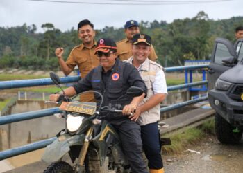 Bupati Aceh Utara Dampingi Kepala BNPB Tinjau Dampak Banjir Bandang di Langkahan