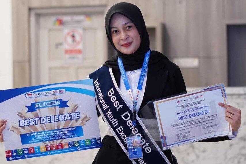 Mahasiswa PNL Mengguncang Malaysia: Sarajulis Sabet Gelar Best Delegate IYEN Internasional