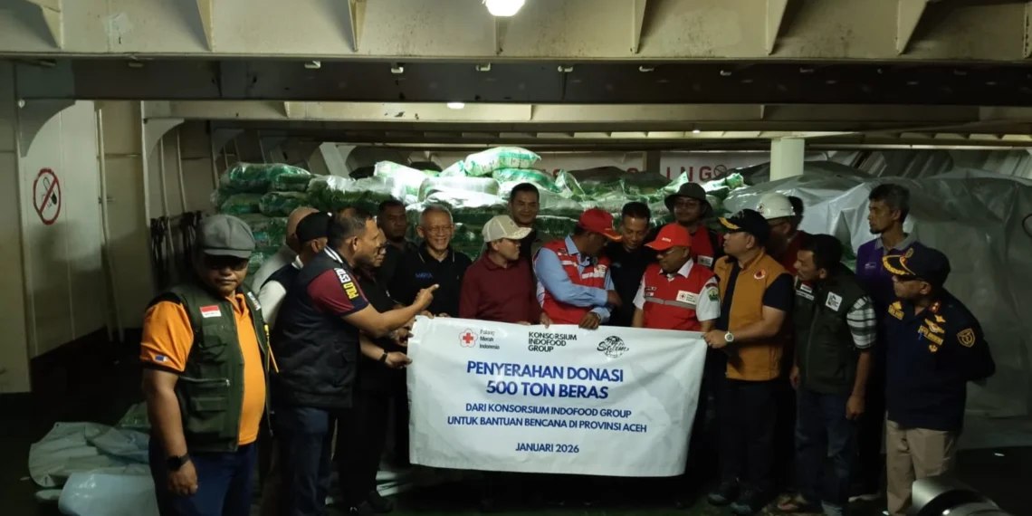 Wakil Gubernur Aceh Terima Bantuan Kemanusiaan PMI di Pelabuhan Krueng Geukuh Aceh Utara