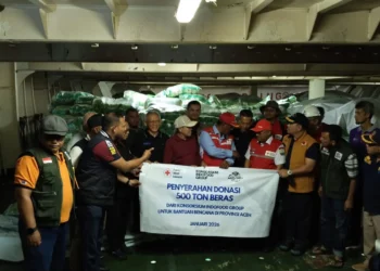 Wakil Gubernur Aceh Terima Bantuan Kemanusiaan PMI di Pelabuhan Krueng Geukuh Aceh Utara