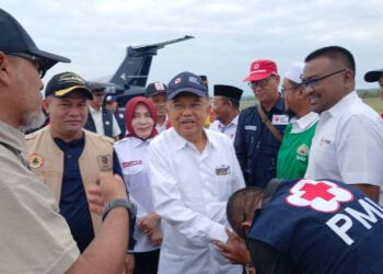 Bupati Aceh Utara Sambut Kedatangan JK di Bandara Malikussaleh, Tinjau Lagi Lokasi Banjir