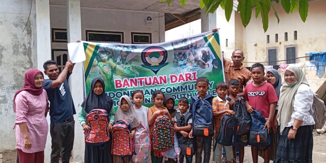 Bantuan Tas dan Alat Tulis dari Komunitas Indonesia Australia Datangkan Harapan Bagi Anak-anak Korban Banjir Aceh Timur
