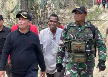 Brigif 25/Siwah Dampingi Bupati Aceh Utara Salurkan Logistik ke Desa Lubuk Pusaka