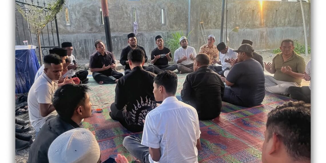 Imum Jon Bersama Pimpinan Partai Aceh dan Ketua DPRA Takziah ke Rumah Duka Abu Len