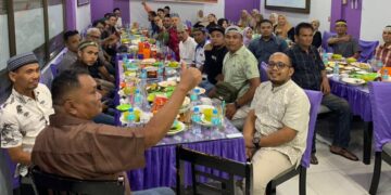 Buka Puasa Bersama di RM Khas Aceh AA, Keluarga Besar PWI Lhokseumawe Tampil Kompak