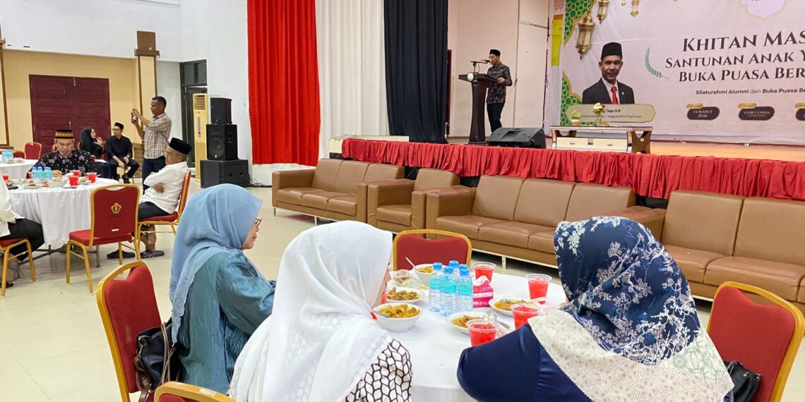 IKA Unimal di Bawah Azhari Cage Gelar Sunatan Massal dan Santunan Anak Yatim di Lhokseumawe