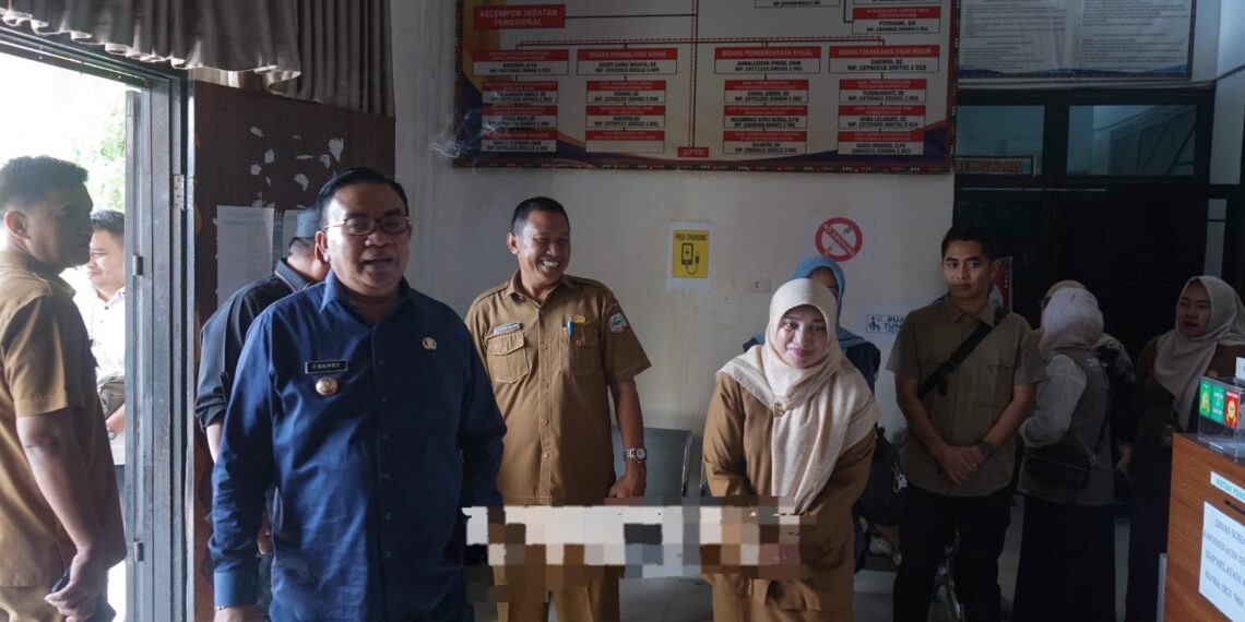 Bupati Fakhry Sidak Sejumlah OPD, Soroti Kebersihan dan Disiplin ASN