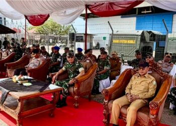 Mewakili Gubernur Aceh, Asisten Administrasi Umum Sambut Purna Tugas Satgas Pamtas Yonif 112/DJ