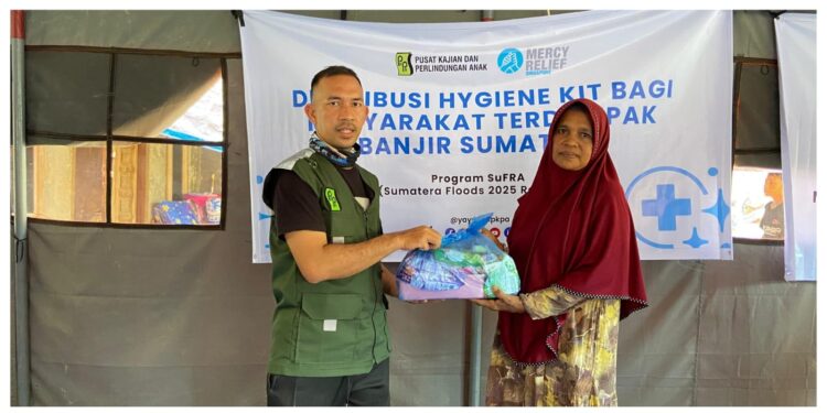 Ratusan Keluarga Penyintas Banjir di Aceh Utara Terima Bantuan PKPA–Mercy Relief
