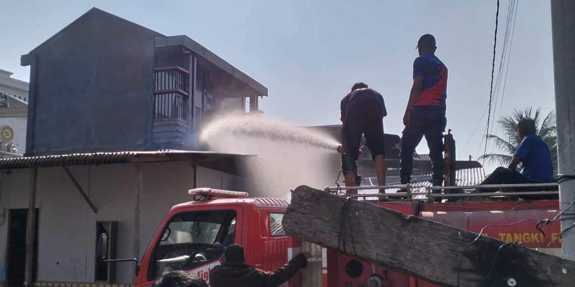 Korsleting Listrik Picu Kebakaran Rumah di Banda Sakti, Kerugian Capai Rp250 Juta