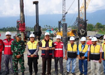 Tinjau Progres Pembangunan Jembatan Pante Dona, Bupati Fakhry: Sudah Capai 13%