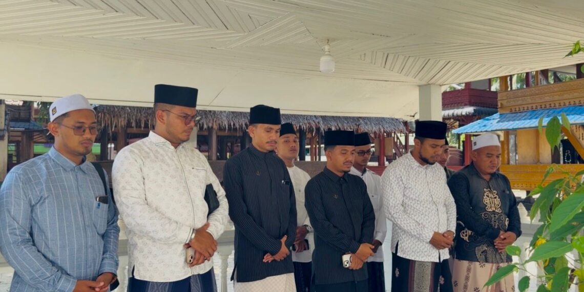 Menapak Jejak Ulama Dayah, FDM Ziarah ke Makam Abon Samalanga
