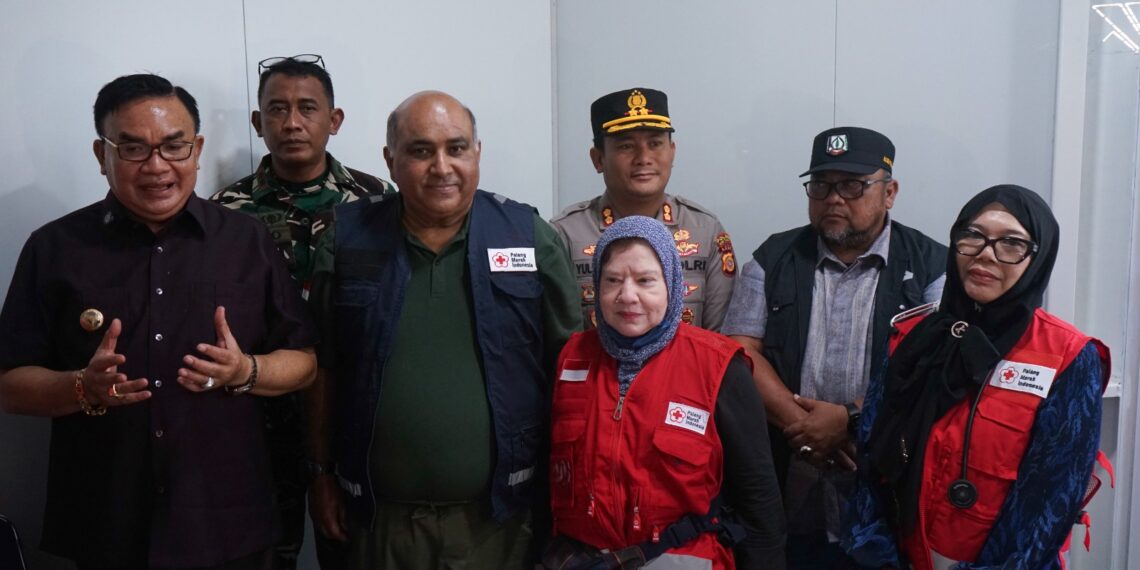 Bupati Fakhry Tinjau Pelaksanaan Pengobatan Gratis