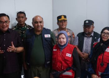 Bupati Fakhry Tinjau Pelaksanaan Pengobatan Gratis