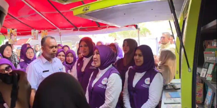 Ibu Tito Karnavian Sambangi Stand Perpusip Aceh Utara: Membaca Bukan Cuma buat Anak Sekolah