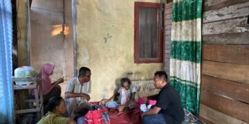 Saweu Lansia di Syamtalira Bayu, Geusyik Paang Antar Sembako hingga Pampers ke Rumah Warga