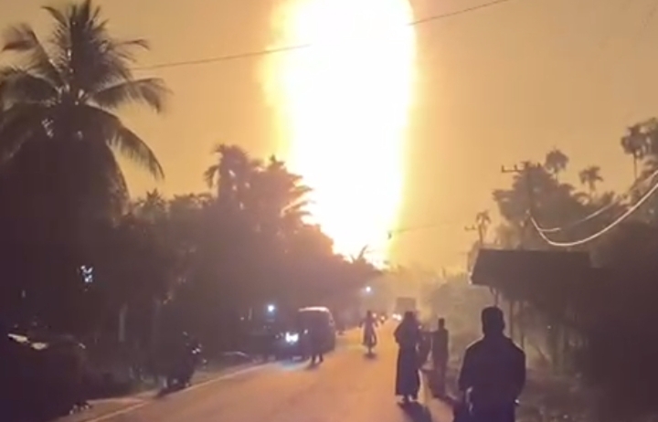 Ngeri! Sumur Bor di Aceh Utara Semburkan Lumpur-Api setinggi 100 Meter, 80 Jiwa Pengungsi